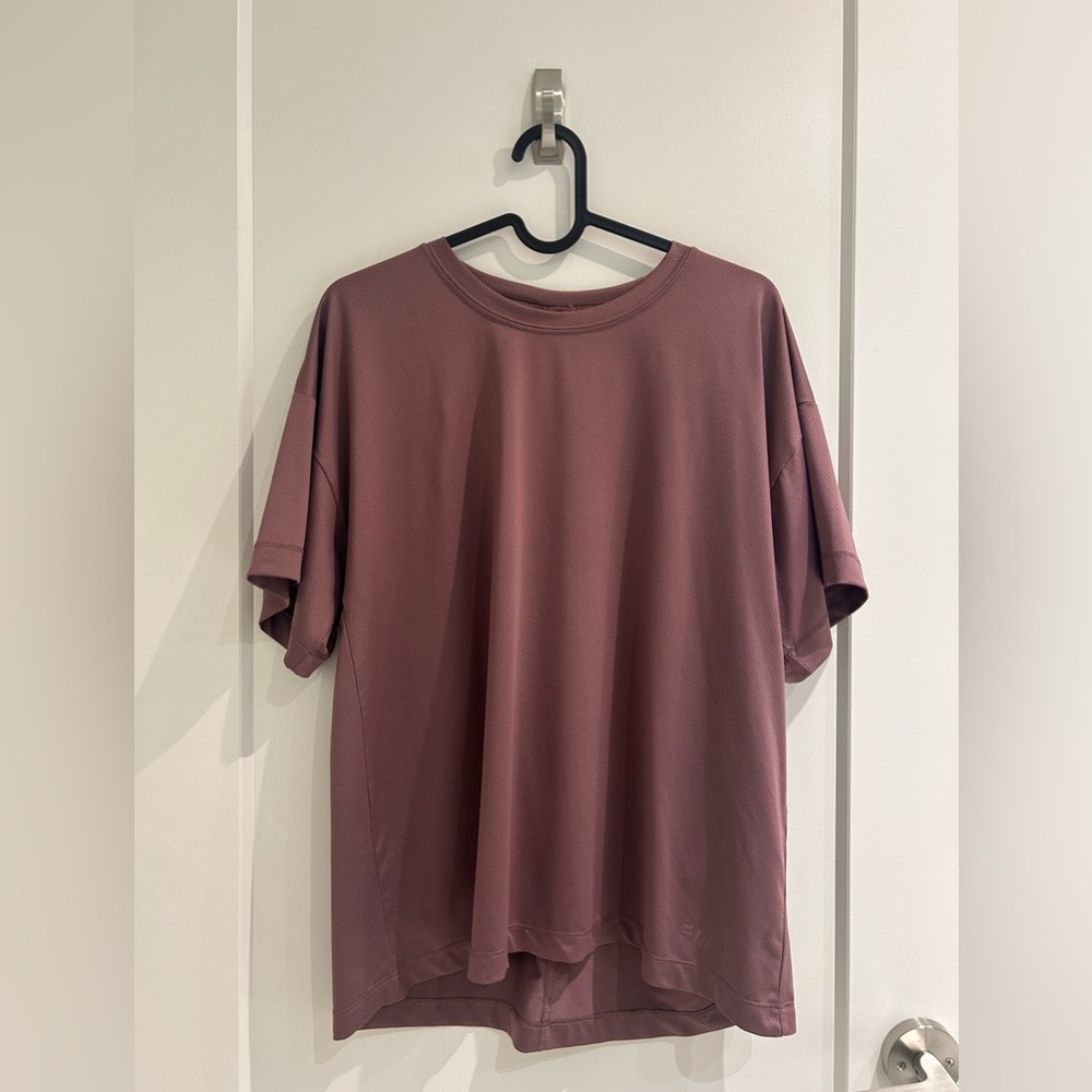 Forward With Design Drop Tail Workout T-Shirt